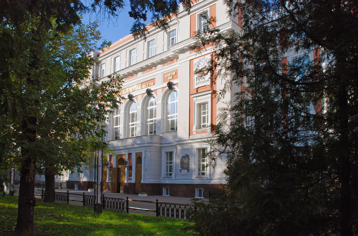 Описание изображения